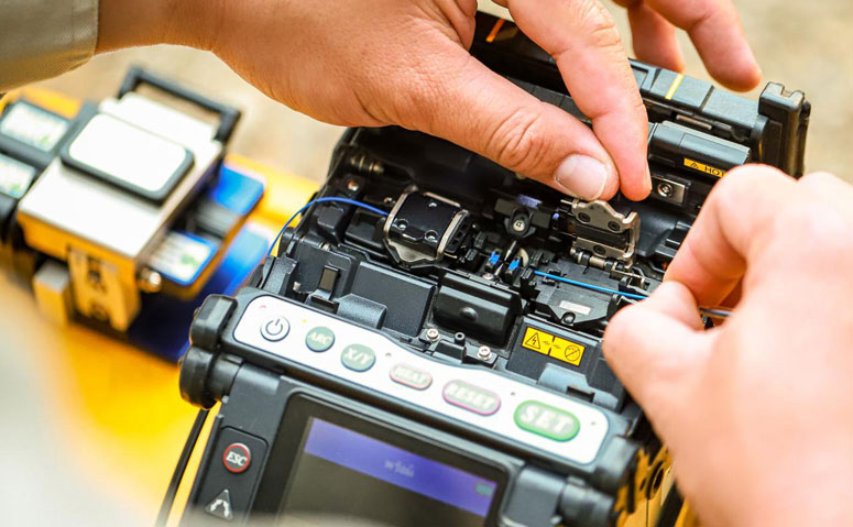 Fiber Fusion Splicer